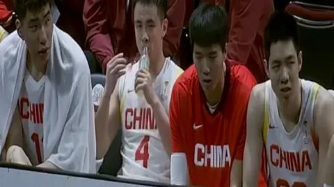 六载重逢，荣耀巅峰！职业联赛盛典回归，两大悬念即将揭晓，热议热潮再掀！